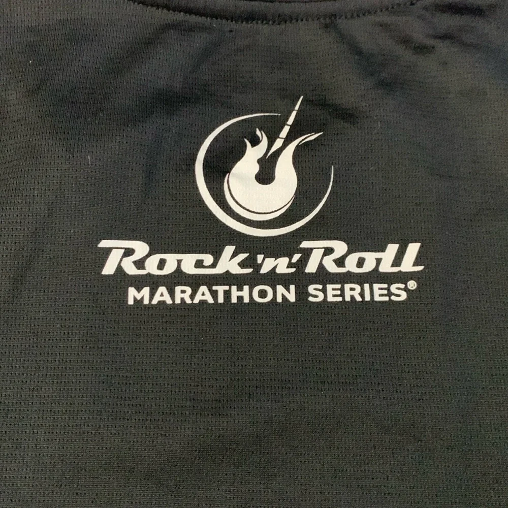 3/$20✨Brooks Black Short Sleeve Tee Rock n Roll Series Marathon 2017 Nashville - Picture 6 of 8